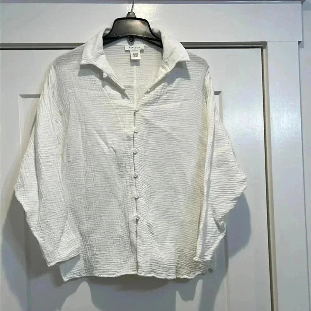 Kirious Los Angeles 100% cotton blouse size small. In great condition!